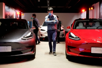 Trung Quốc cấm nhân viên chính phủ sử dụng xe Tesla