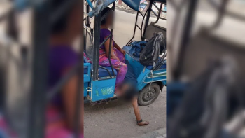 Bức ảnh mẹ chở thi thể con trên xe ba bánh gây chú ý ở Ấn Độ