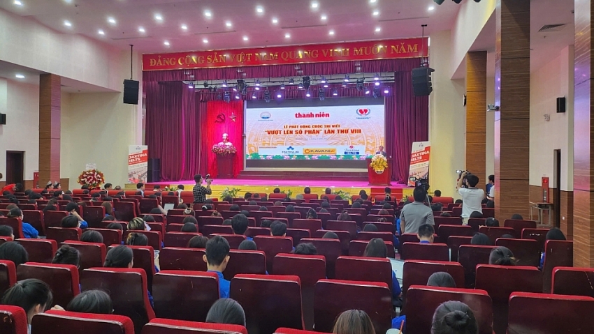 Cuộc thi viết "Vượt lên số phận" lần thứ VIII có 12 giải chính và 4 giải phụ