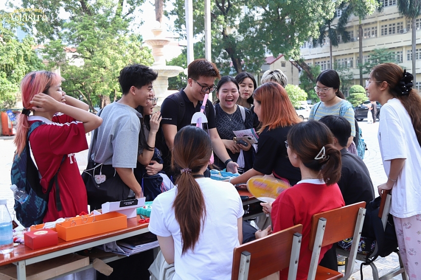 "Tứ Phương Du Hí" - Spotlight 2025 đồng hành cùng sinh viên trường Báo kết nối bản sắc mọi miền