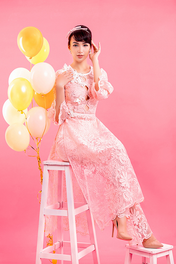 Hoa hậu Ngọc Diễm rạng rỡ với áo dài Xuân của NTK Ngô Nhật Huy