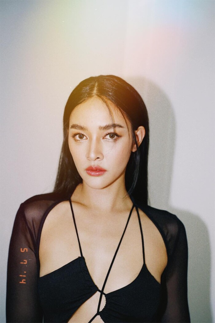 Hoa hậu hoàn vũ Thái Lan Pooklook Fonthip diện đồ cut-out đốt cháy mọi ánh nhìn Hoa hậu hoàn vũ Thái Lan Pooklook Fonthip diện đồ cut-out đốt cháy mọi ánh nhìn