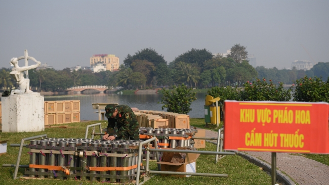 Trận địa pháo hoa ở Hà Nội sẵn sàng đón giao thừa