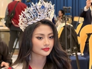 Vừa đăng quang, Hoa hậu Hoàn vũ Việt Nam Xuân Hạnh đã phải xin lỗi