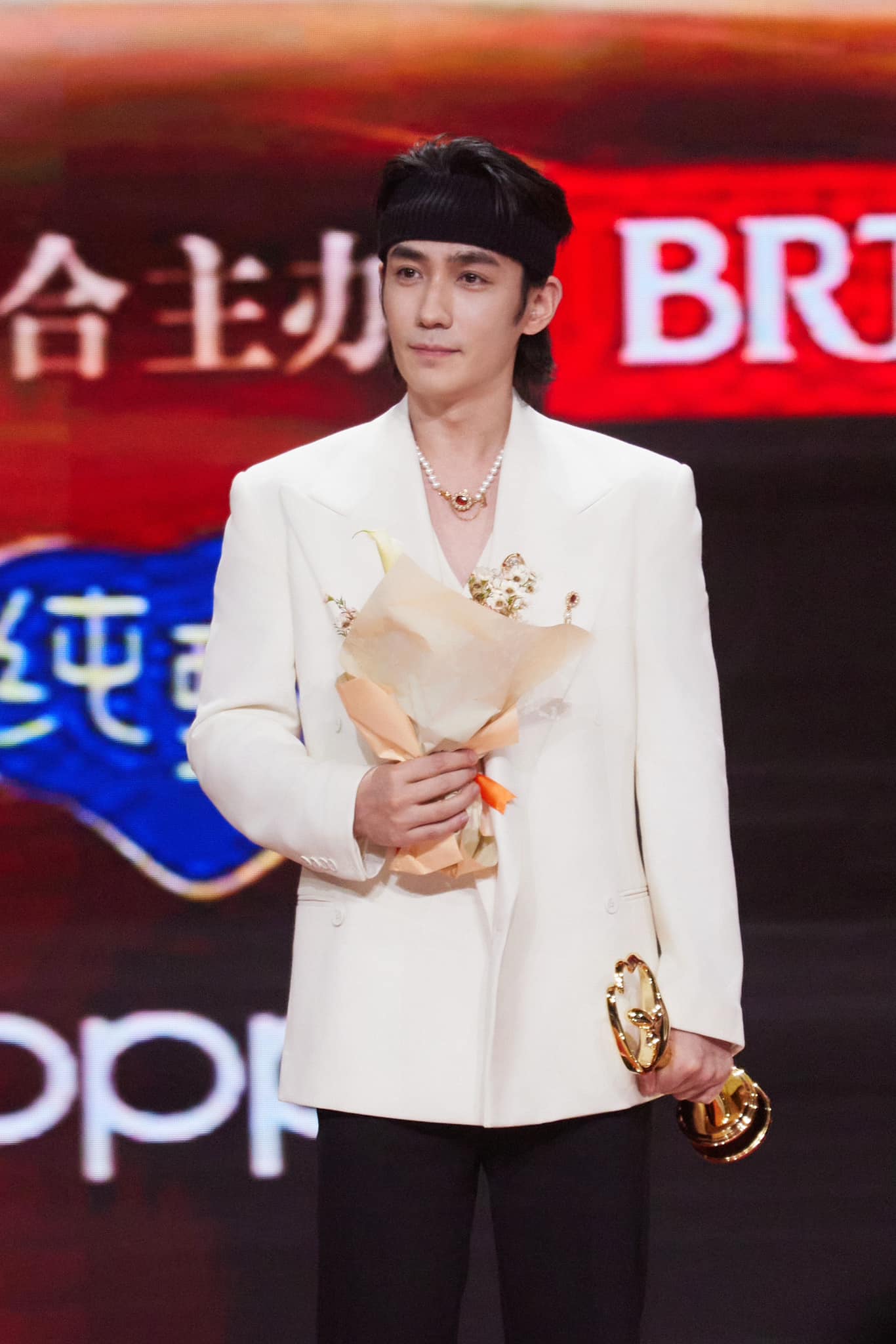 Dương Tử lần thứ 3 nhận giải Queen trong Đêm hội Weibo