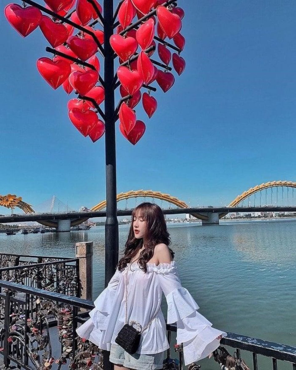Cầu tình yêu Đà Nẵng - Điểm du lịch lãng mạn cho đôi lứa