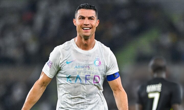 Cristiano Ronaldo giành 3 giải thưởng, vẫn trượt "Quả bóng vàng Dubai"