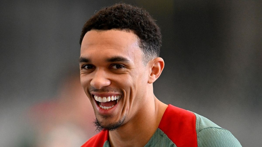 Liverpool đề nghị hợp đồng khổng lồ với Trent Alexander