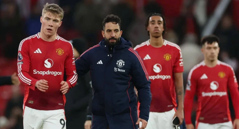 HLV Ruben Amorim được khuyên loại Dalot khỏi Man United