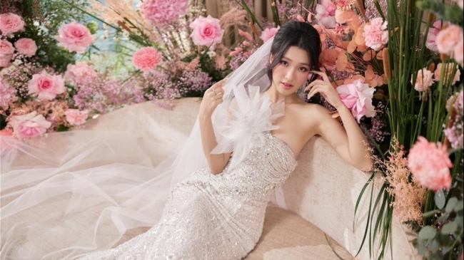 Những lần mặc áo cưới gây sốt của Á hậu Phương Nhi