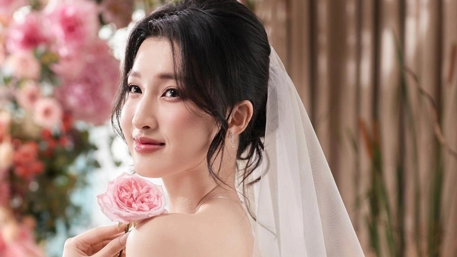 Á hậu Phương Nhi sắp về chung nhà cùng bạn trai thiếu gia?