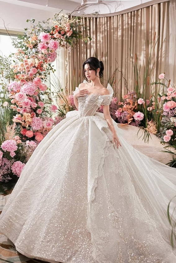 Những lần mặc áo cưới gây sốt của Á hậu Phương Nhi