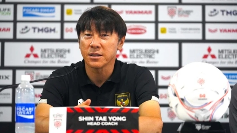 Chia tay bóng đá Indonesia, HLV Shin Tae Yong tới V-League?