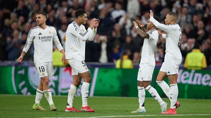 Real Madrid sáng cửa đi tiếp ở Champions League