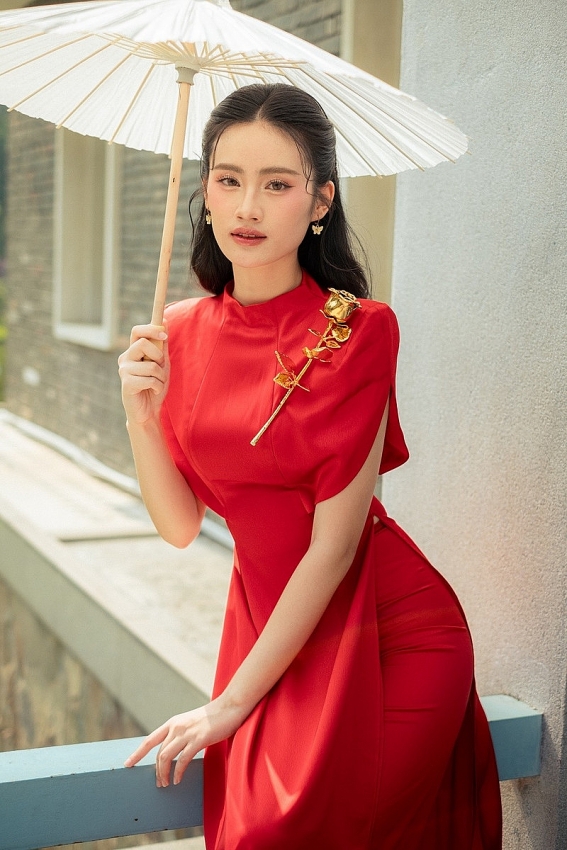 Hoa hậu Ý Nhi thăng hạng nhan sắc trước thềm Miss World