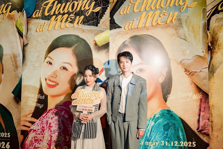 Khả Như khoe vẻ gợi cảm, tươi mới dịp đầu năm