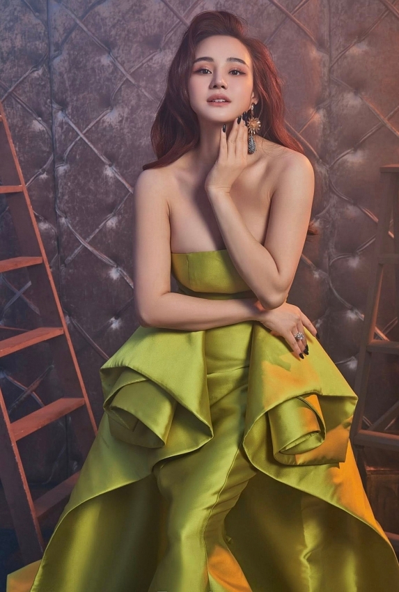 Vy Oanh ngày càng gợi cảm, tận hưởng cuộc sống hôn nhân viên mãn Vy Oanh ngày càng gợi cảm, tận hưởng cuộc sống hôn nhân viên mãn