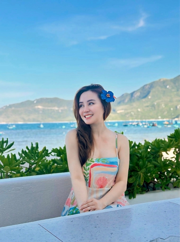 Vy Oanh ngày càng gợi cảm, tận hưởng cuộc sống hôn nhân viên mãn Vy Oanh ngày càng gợi cảm, tận hưởng cuộc sống hôn nhân viên mãn