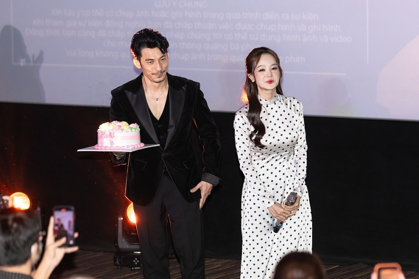 Diễn viên Liên Bỉnh Phát khoe ảnh bên bạn gái