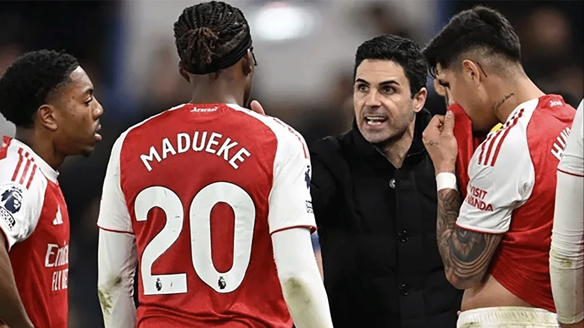 Arsenal vươn lên bằng sự đa dạng trong tấn công