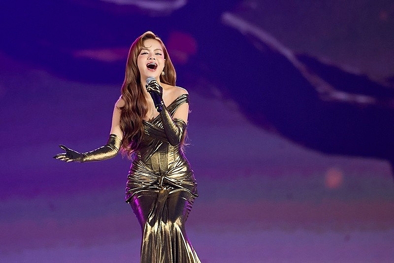 Ca sĩ Phạm Quỳnh Anh hé lộ ký ức thanh xuân ở Hong Kong