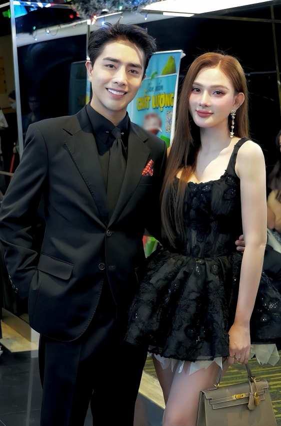 Thu Thủy nhóm Mây Trắng đẹp ma mị trong bộ ảnh mới