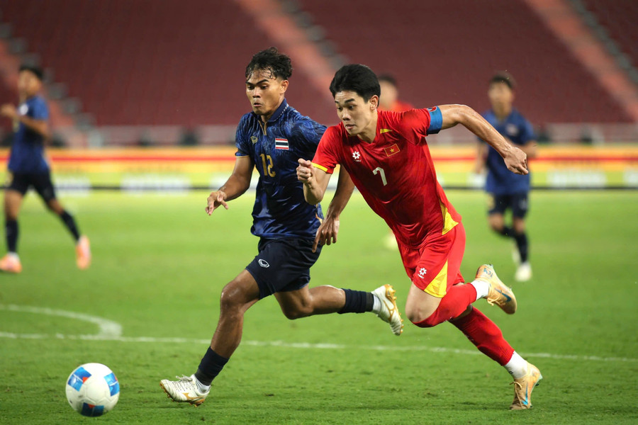 Huấn luyện viên Kim Sang Sik: Người viết nên trang sử mới cho bóng đá Việt Nam