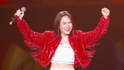 Mỹ Tâm gây sốt với loạt ảnh selfie ngọt ngào ở tuổi 44