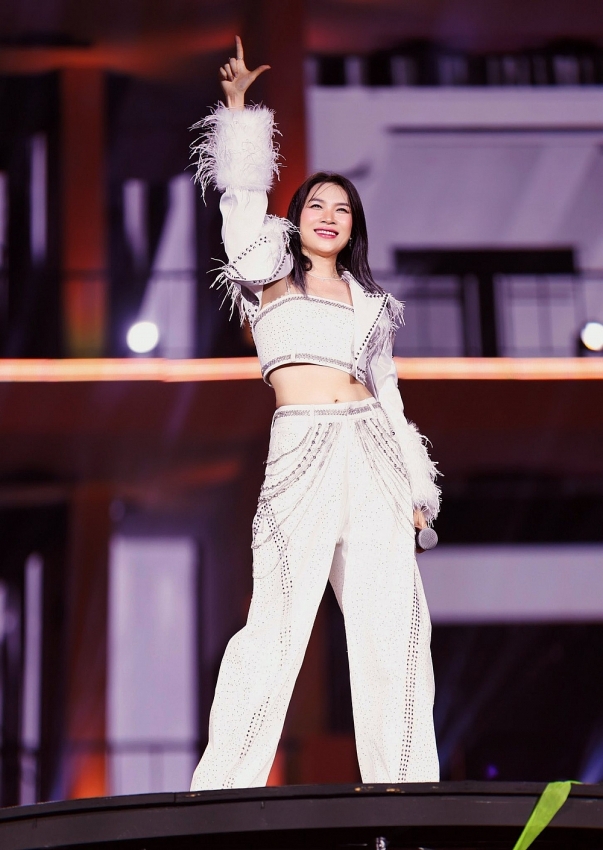 Mỹ Tâm gây sốt với loạt ảnh selfie ngọt ngào ở tuổi 44 Mỹ Tâm gây sốt với loạt ảnh selfie ngọt ngào ở tuổi 44