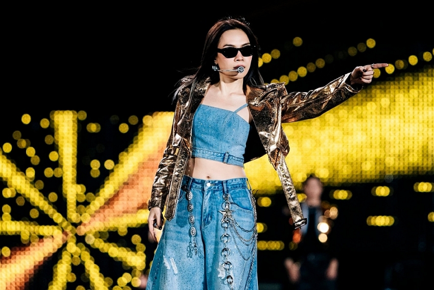 Mỹ Tâm gây sốt với loạt ảnh selfie ngọt ngào ở tuổi 44 Mỹ Tâm gây sốt với loạt ảnh selfie ngọt ngào ở tuổi 44