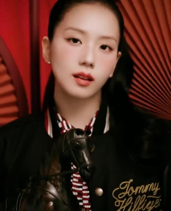 Jisoo đón tuổi mới cùng Vogue Hong Kong nhan sắc và thần thái không góc chết Jisoo đón tuổi mới cùng Vogue Hong Kong nhan sắc và thần thái không góc chết