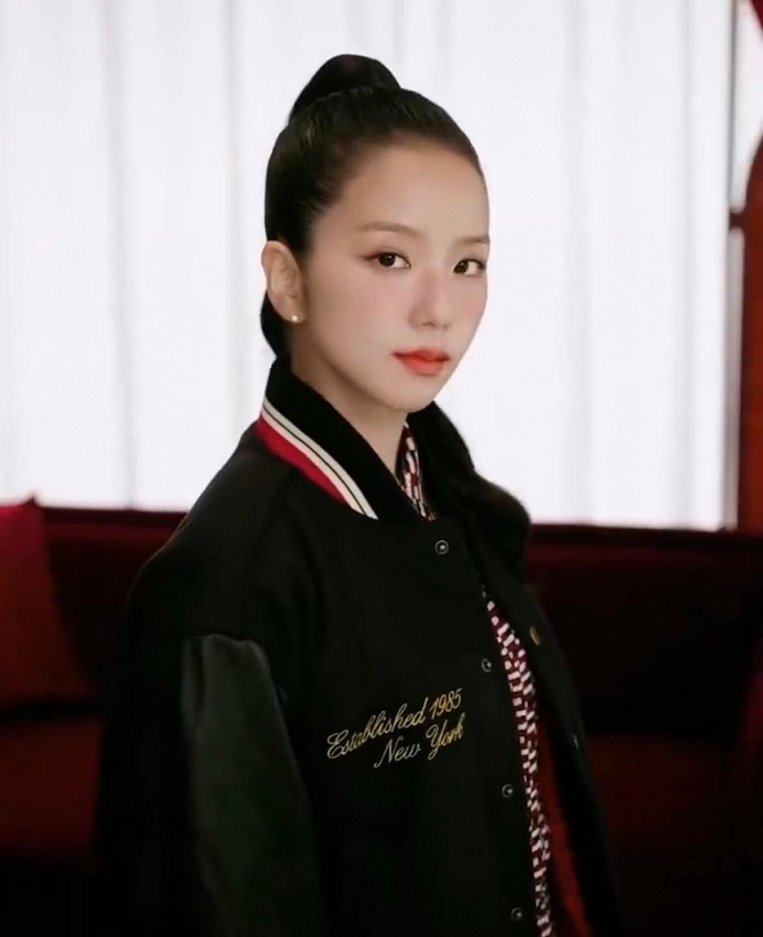 Jisoo đón tuổi mới cùng Vogue Hong Kong nhan sắc và thần thái không góc chết Jisoo đón tuổi mới cùng Vogue Hong Kong nhan sắc và thần thái không góc chết