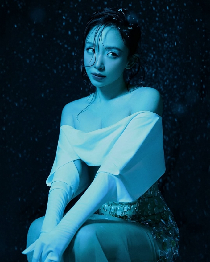 Tóc Tiên chiêu đãi fandom bằng bộ ảnh “công chúa tuyết” cực xinh Tóc Tiên chiêu đãi fandom bằng bộ ảnh “công chúa tuyết” cực xinh