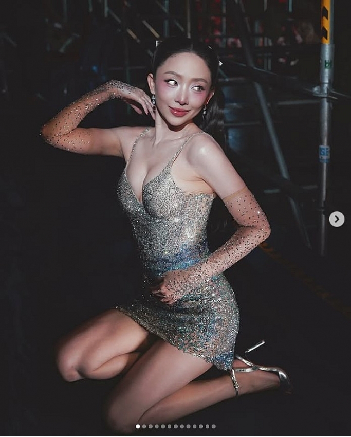 Tóc Tiên chiêu đãi fandom bằng bộ ảnh “công chúa tuyết” cực xinh Tóc Tiên chiêu đãi fandom bằng bộ ảnh “công chúa tuyết” cực xinh