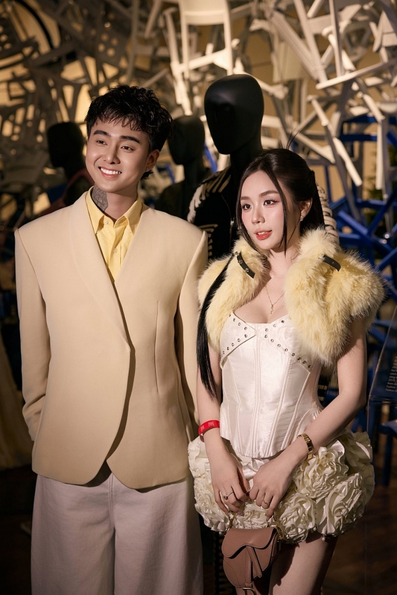 Cindy Lư ngày càng gợi cảm sau hôn nhân viên mãn với Đạt G Cindy Lư ngày càng gợi cảm sau hôn nhân viên mãn với Đạt G