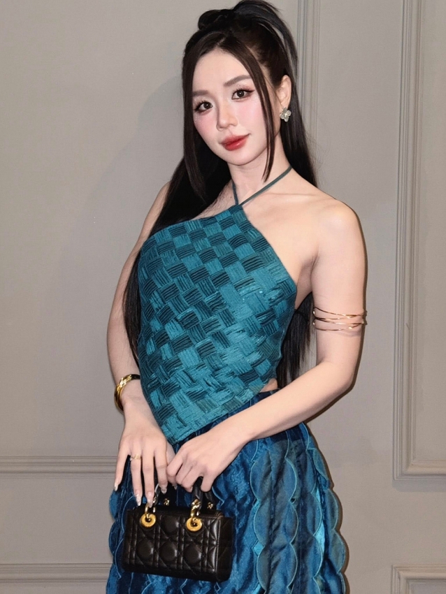 Cindy Lư ngày càng gợi cảm sau hôn nhân viên mãn với Đạt G Cindy Lư ngày càng gợi cảm sau hôn nhân viên mãn với Đạt G