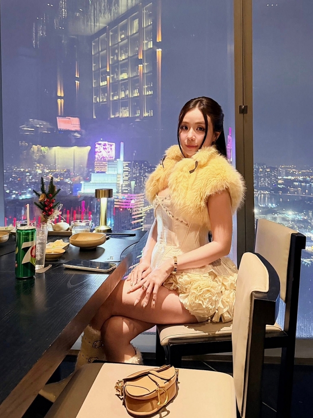 Cindy Lư ngày càng gợi cảm sau hôn nhân viên mãn với Đạt G Cindy Lư ngày càng gợi cảm sau hôn nhân viên mãn với Đạt G