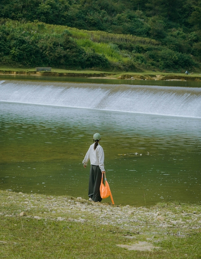 Về Cao Bằng mùa đông, lạc giữa cỏ cháy và những dòng sông xanh ngọc