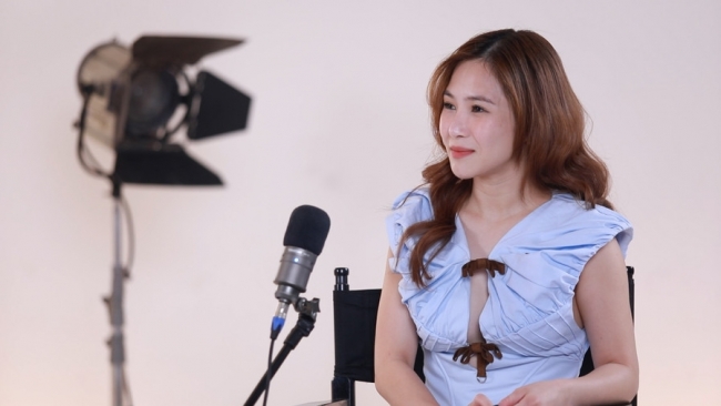 Hương Tràm "sao check" đầy thú vị về hành trình sự nghiệp và cuộc sống