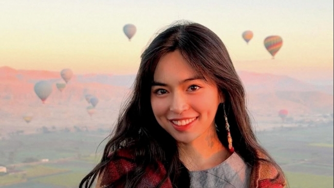Ngắm vẻ đẹp ngọt ngào của Khánh Vân 'Mắt Biếc' trên khinh khí cầu tại Ai Cập