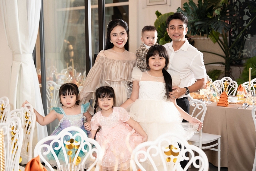 Vân Trang tổ chức tiệc kỷ niệm 10 năm ngày cưới tại biệt thự 1000m2 Vân Trang tổ chức tiệc kỷ niệm 10 năm ngày cưới tại biệt thự 1000m2