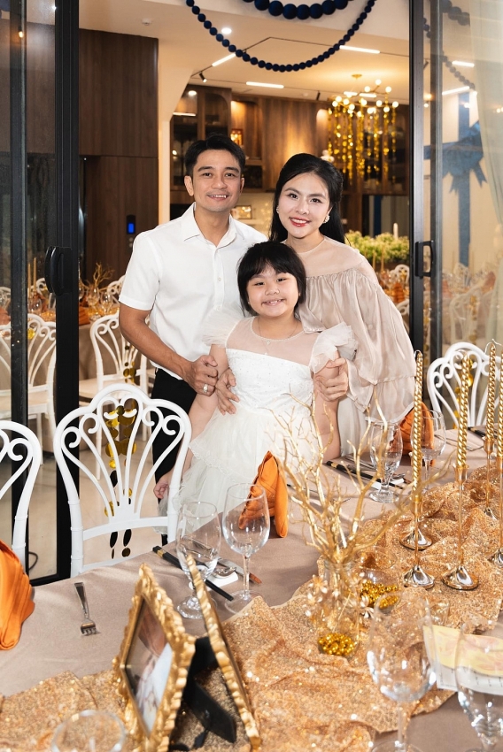 Vân Trang tổ chức tiệc kỷ niệm 10 năm ngày cưới tại biệt thự 1000m2 Vân Trang tổ chức tiệc kỷ niệm 10 năm ngày cưới tại biệt thự 1000m2