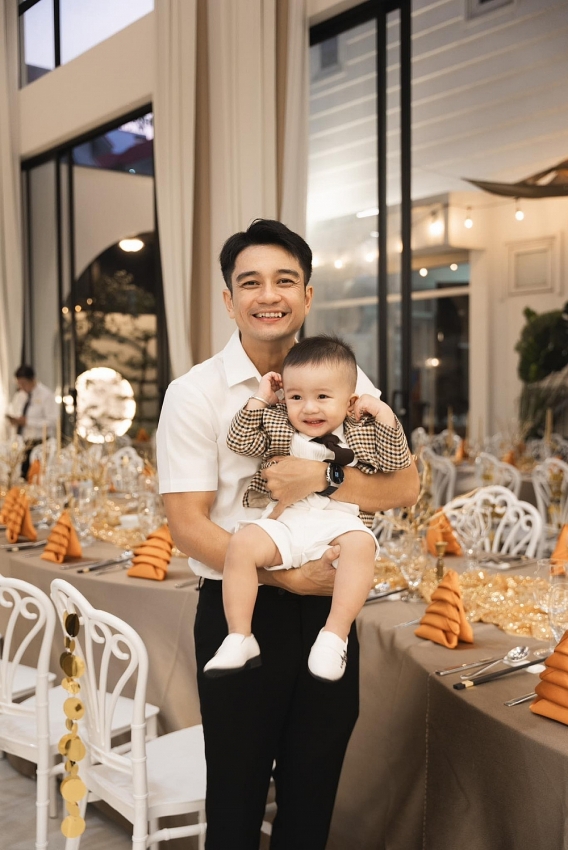 Vân Trang tổ chức tiệc kỷ niệm 10 năm ngày cưới tại biệt thự 1000m2 Vân Trang tổ chức tiệc kỷ niệm 10 năm ngày cưới tại biệt thự 1000m2