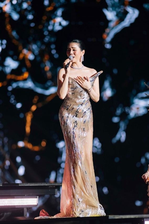 Lệ Quyên từ cát-sê 60.000 đồng đến nữ hoàng phòng trà