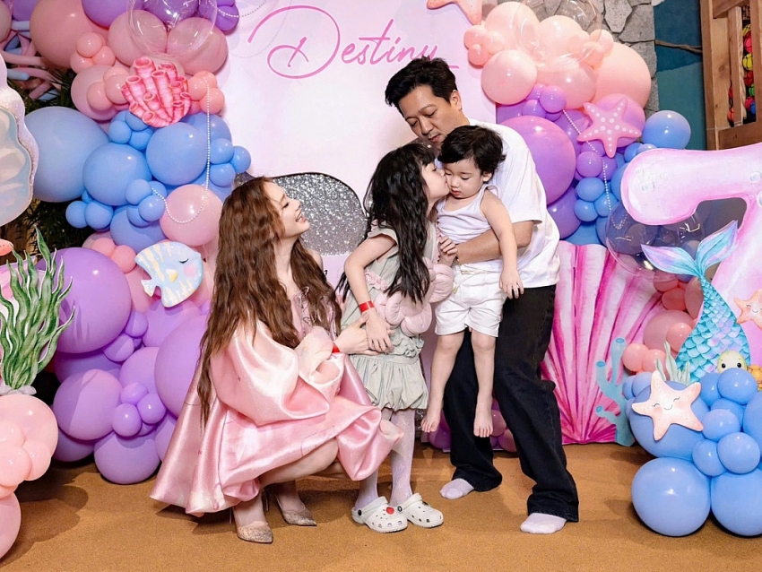 Nhã Phương bầu lần ba vẫn giữ vóc dáng đáng ngưỡng mộ