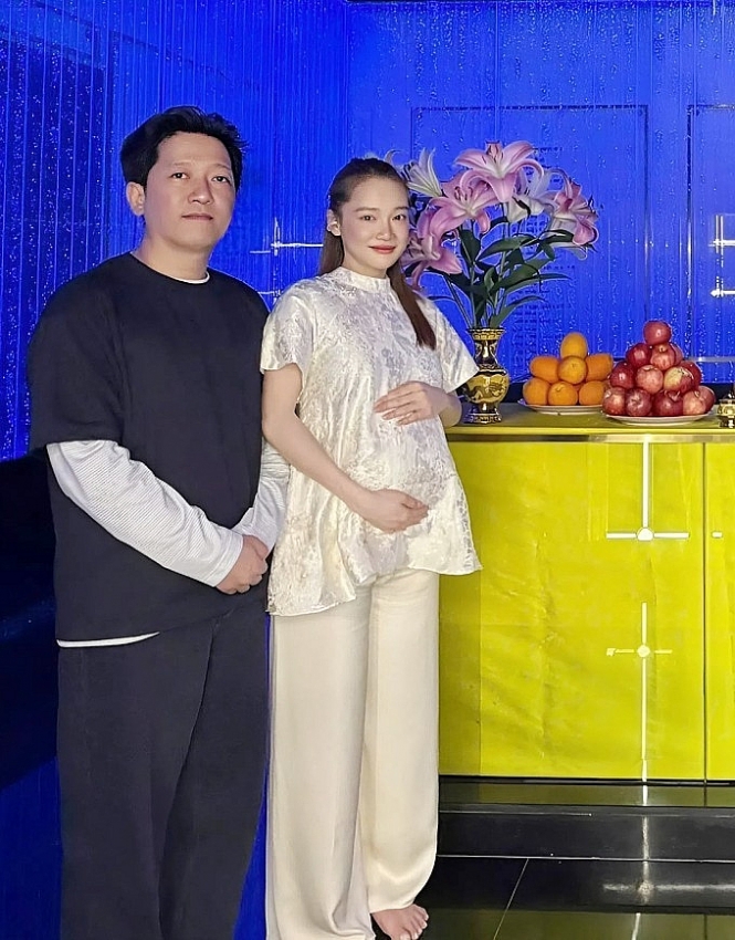 Nhã Phương bầu lần ba vẫn giữ vóc dáng đáng ngưỡng mộ