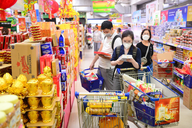 Khuyến mại cuối năm: Giá rẻ cho người mua hay lợi thế cho các ‘ông lớn’ bán lẻ?