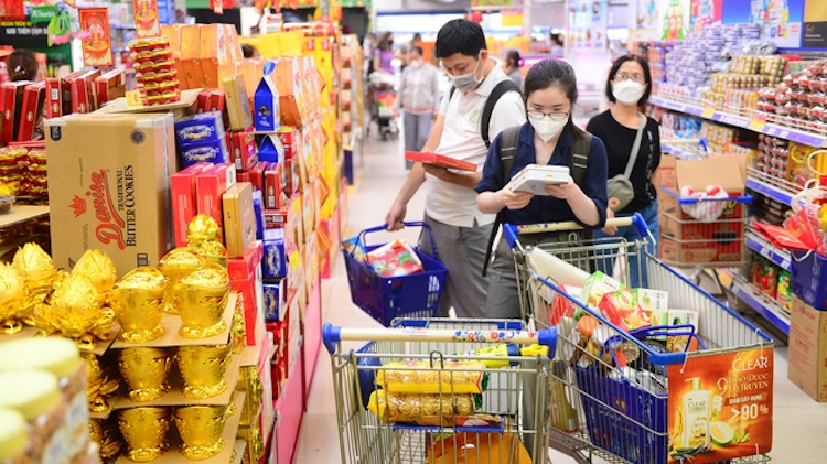 Khuyến mại cuối năm: Giá rẻ cho người mua hay lợi thế cho các ‘ông lớn’ bán lẻ?