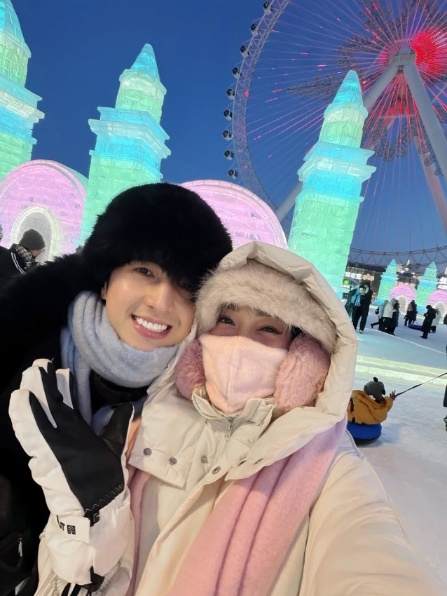 Cặp đôi đình đám Bình An - Phương Nga gây chú ý với ảnh ngắm tuyết đẹp như mơ