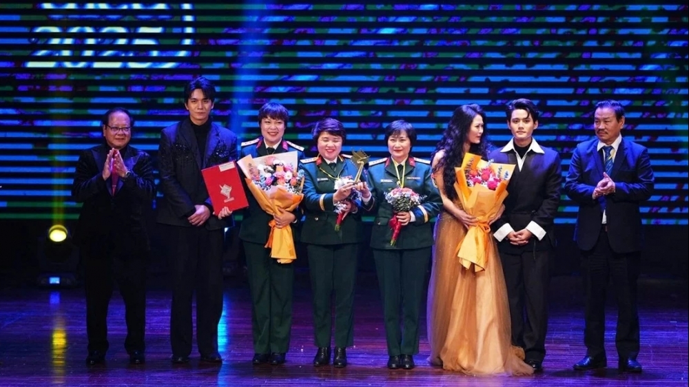 Cánh diều Vàng 2025 "gọi tên" Mưa đỏ